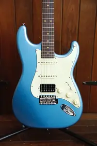 Электрогитара Suhr Classic S Vintage Limited Edition в цвете Lake Placid Blue