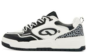 Кеды, скейтборд обувь женская низкая черный/слоновая кость Qiaodan