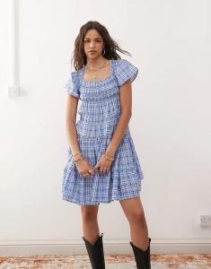 Мини-платье COLLUSION в клетку с воланами на рукавах синего цвета