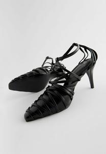 Туфли на высоком каблуке FOREVER COMFORT CAGE CLOSED POINT TOE STRAPPY REGULAR FIT Next, черный
