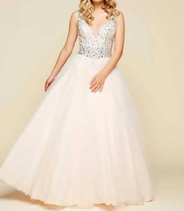 Современное бальное платье телесного/серебристого цвета Mac Duggal, цвет nude/silver