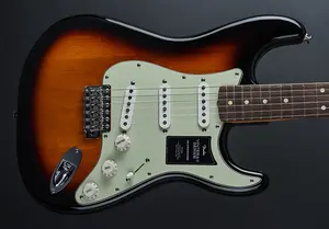 Fender Vintera II Stratocaster 60-х - 3-цветный санберст