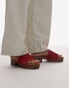 Замшевые сабо Hamilton с заклепками красного цвета Topshop