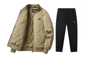 Повседневная спортивная одежда Unisex с воротником-бейсболкой утолщенная Jeep, хаки+черный fleece-lined casual pants