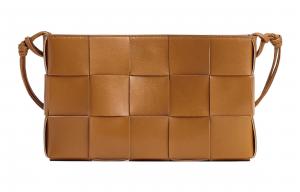 Кошелек для кассеты на ремне Intreccio Camel Bottega Veneta