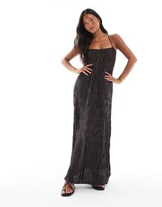 Шоколадное платье макси на бретельках с фактурной плиссировкой Vero Moda Petite