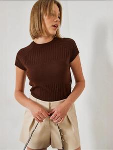 Bianco Lucci Свитер в цвете мокко