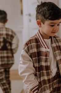 Это моя детская куртка Тимми. That's mine, коричневый