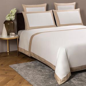 Комплект постельного белья Frette Bold Cal King с контрастной окантовкой, 183×213, молочный/бежевый