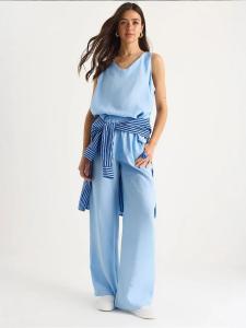 Брючный костюм Bianco Lucci, светло-голубой