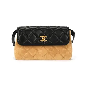 CHANEL Овчинная сумка через плечо с замшевой вставкой