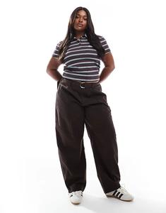 Брюки ASOS DESIGN Curve с поясом, вставками и молнией шоколадного цвета