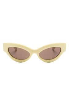 Nanushka солнцезащитные очки Trysta в оправе 'кошачий глаз', желтый