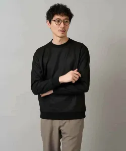 Пуловер из искусственной замши с тиснением из саржи, не требующий особого ухода и устойчивый к образованию катышков. Можно стирать в машине Avv, цвет Black