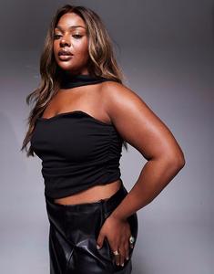 Топ-бандо ASOS DESIGN Curve с шарфиком на шее черного цвета ASOS Curve