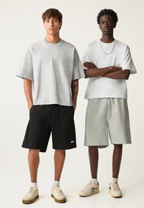 Шорты JOGGER - 2-PACK OF BERMUDA - Tracksuit bottoms PULL&BEAR, светло-серый