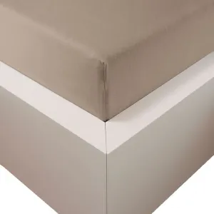 Простыня Premium Plus Fine Jersey на подгонке 180-200 x 200-220 см капучино 260 г/м², 47,5% хлопок Мако, 47,5% лиоцелл, 5% эластан Traumschloss