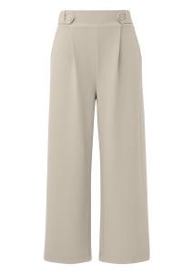 QS Широкие брюки со складками спереди в сером, светло-сером цвете