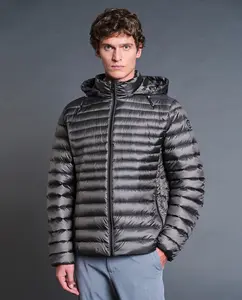 Мужской фирменный пуховик из технической ткани с отстегивающимся капюшоном Henry Arroway, карамельный