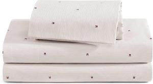 Tommy Hilfiger Комплект постельного белья «Флаг Итаки», размер Queen (152x203 см), включает простыню на резинке и наволочки, из натурального гладкого хлопкового перкаля, бежевый цвет.