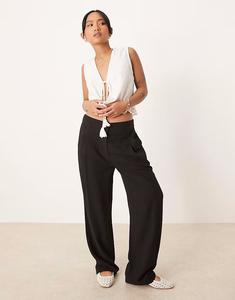 ASOS DESIGN Зауженные брюки со складками спереди и льном черного цвета