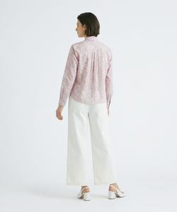 блузка с воротником в виде листа и цветка