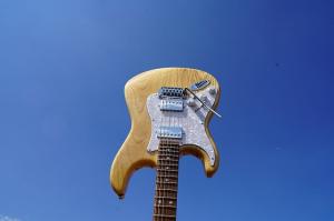 Электрогитара G&L USA Legacy HH Natural Gloss Left Handed 6-String Electric Guitar w/ Black Tolex Case