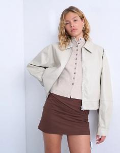 Укороченная куртка Topshop из искусственной кожи со спущенными плечами на молнии цвета экрю