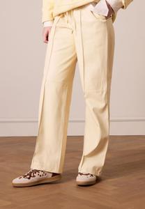 Кроссовки MIT SPITZE Manfield, бежевый