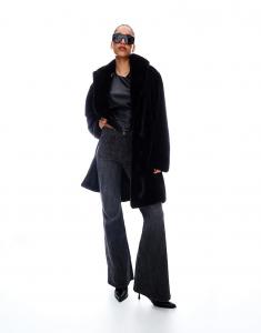 Искусственная шуба Bershka черного цвета