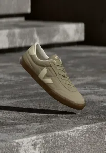 Кроссовки паненка Veja, Taupe/Pierre/Bark