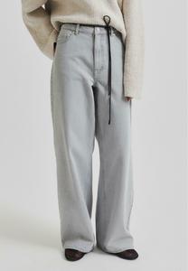 Джинсы свободного кроя Second Female, серый