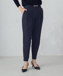 Зауженные брюки из меланжевого трикотажа и нейлона с вискозным понте, пригодные для стирки.