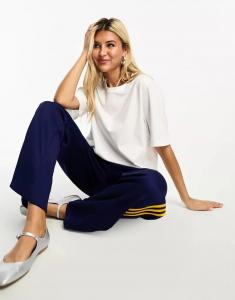 Белая футболка свободного кроя Weekday Perfect