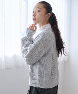 Пуловер из мягкой вязки с косами, подобранный по цвету Coen, цвет Lt.Gray