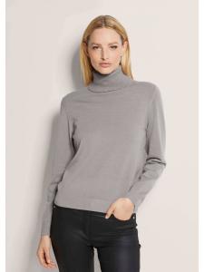 MADELEINE Приталенный свитер тонкой вязки серо-меланжевого цвета