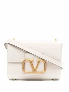 Сумка на плечо с заклепками Valentino Garavani, бежевый