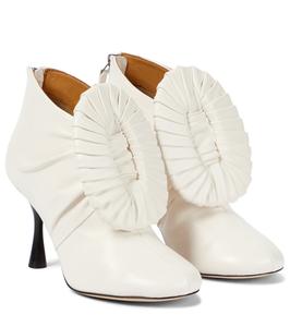 Ботильоны из кожи с плиссированной пряжкой Loewe, Soft White