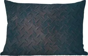 Подушка для улицы - Железо - Алмазная пластина - Ржавчина - 60x40 см - Устойчива к погодным условиям - Подушка для отдыха - Декоративная подушка - Подушка для дома MuchoWow