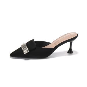 Бамтити Женские Тапочки с Облегающим Мыском Экрю