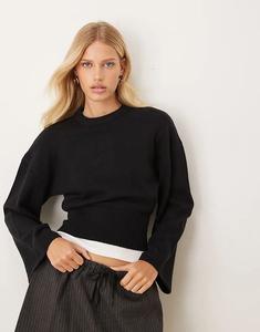 Вязаный джемпер Gina Tricot с круглым вырезом и широкими рукавами черного цвета