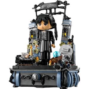 Конструктор Wednesday Adams, 702 детали, 76780 LEGO