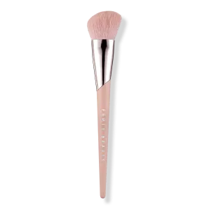 Кисть для коррекции контуров лица 125 FENTY BEAUTY by Rihanna
