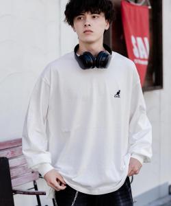 *Специальная коллаборация: футболка с длинными рукавами и вышивкой в одну точку.