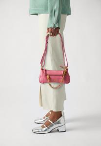 Сумка Juicy Couture SUE SMALL HOBO, Hot Pink/Pink