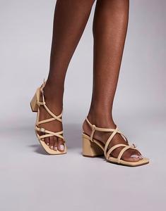 Босоножки на блочном каблуке с ремешками бледно-желтого цвета River Island