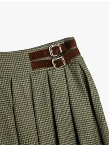 Зеленые шорты с узором KOTON