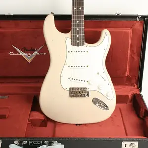 Fender Custom Shop 1969 Stratocaster Journeyman Relic с грифом из розового дерева, выцветший винтажный блонд CZ585783