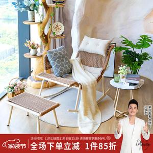 Кресло-качалка плетеное Purple Leaf из искусственного ротанга с подставкой для ног и подушками