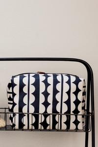 Большая косметичка Jumbo Scallop Brownstone London, черный